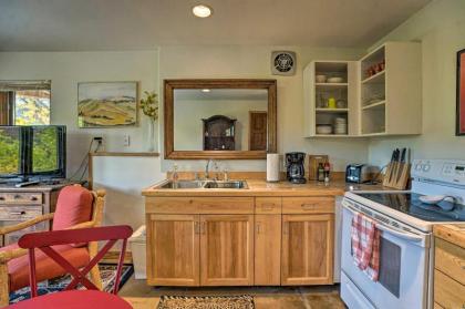 Snowmass Couples Getaway with Mtn Views and Deck - image 4