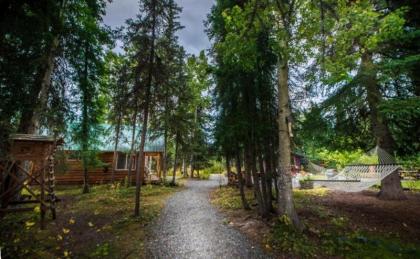 A Cabin by the Pond - image 9