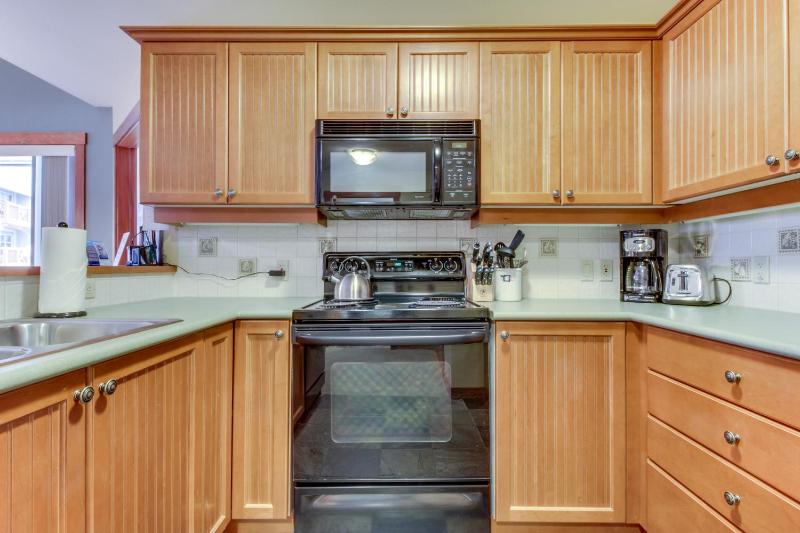 Eagle Springs East 302: Boxelder Suite - image 3