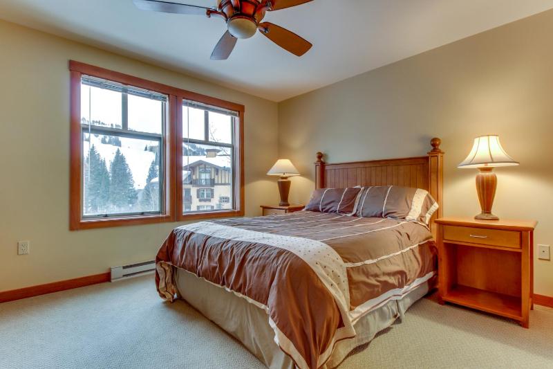 Eagle Springs East 302: Boxelder Suite - image 4