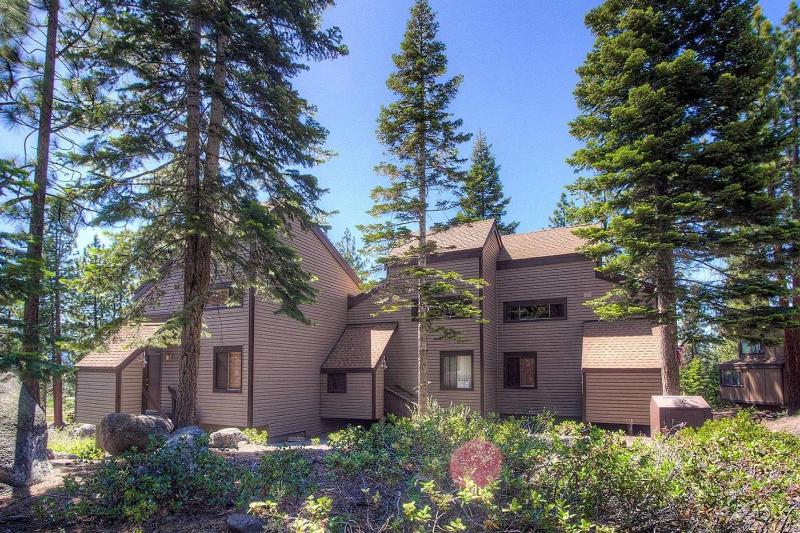 Woodys Clubhouse by Lake Tahoe Accommodations - main image