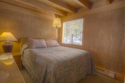 Woodys Clubhouse by Lake Tahoe Accommodations - image 8