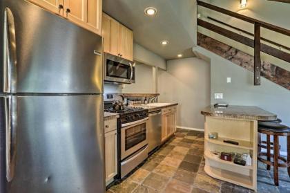 Rustic Townhouse with Fireplace 1 Mi to Chairlift! - image 9