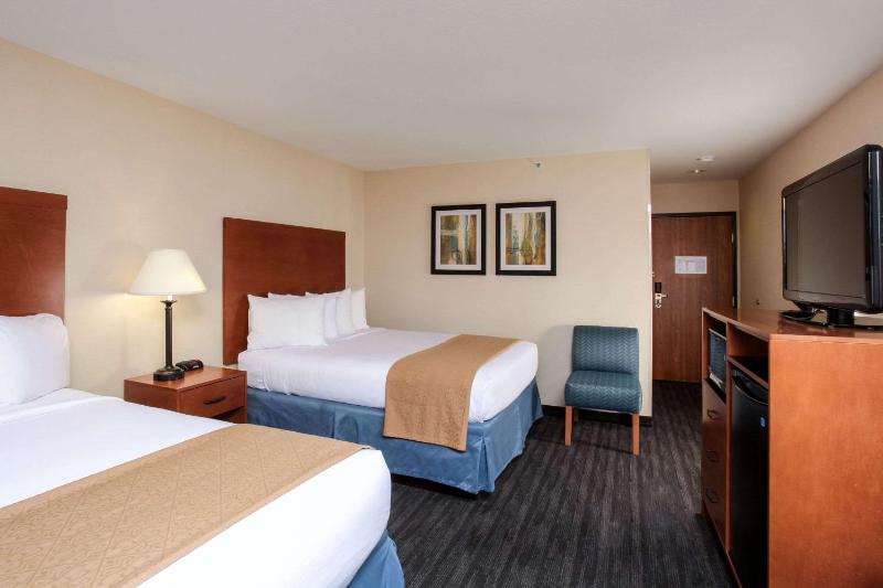 Quality Inn Oakwood - image 6