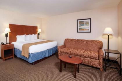 Quality Inn Oakwood - image 10