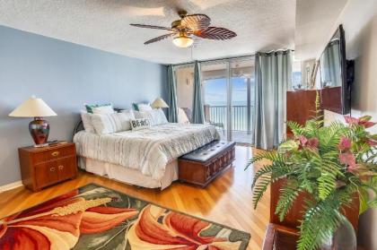 La Contessa   Luxurious updated beach front beauty St Pete Beach