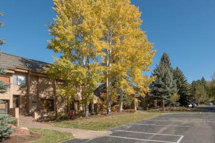 Snowcreek Condominiums Summer Pool with Sun Valley Amenities - image 6