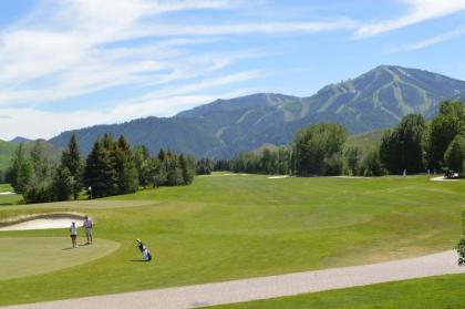 Snowcreek Condominiums Summer Pool with Sun Valley Amenities - image 13