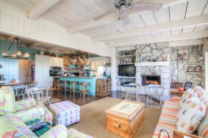 Beachfront House 17045 - image 10