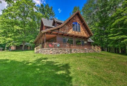 Lakefront Superior Cottage with Deck and Boat Dock Wisconsin