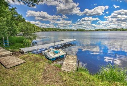 Lakefront Superior Cottage with Deck and Boat Dock - image 2