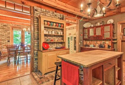 Lakefront Superior Cottage with Deck and Boat Dock - image 6