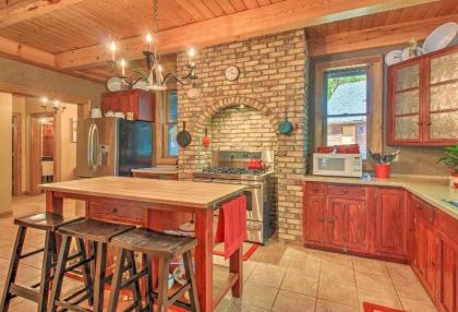 Lakefront Superior Cottage with Deck and Boat Dock - image 8