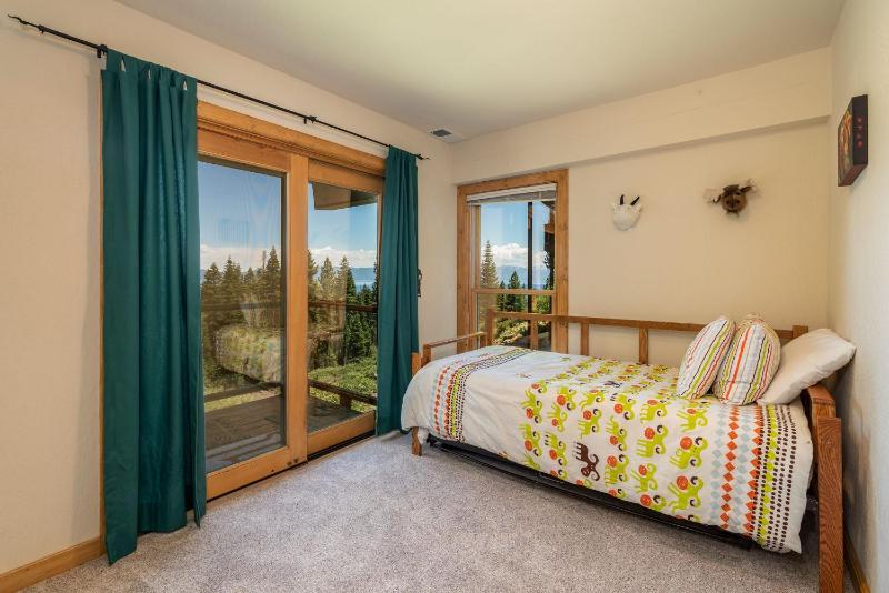 Clearview by Tahoe Mountain Properties - image 2