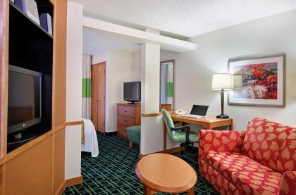 Fairfield Inn and Suites by Marriott Tampa North - image 11