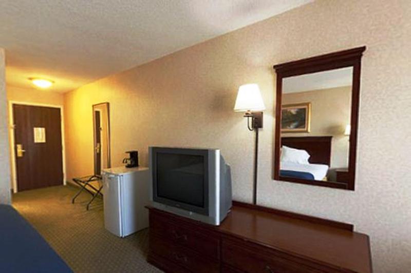 Holiday Inn Express and Suites Thomasville an IHG Hotel - main image