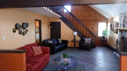 Chalet renovated Near Casino Camelback  Kalahari water park Mount Pocono - image 7