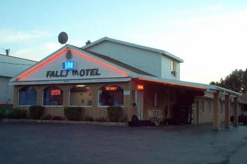 Blue Falls Motel - main image