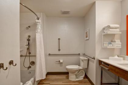 Hampton Inn & Suites Tucson Marana - image 10