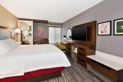 Hampton Inn Traverse City - image 8