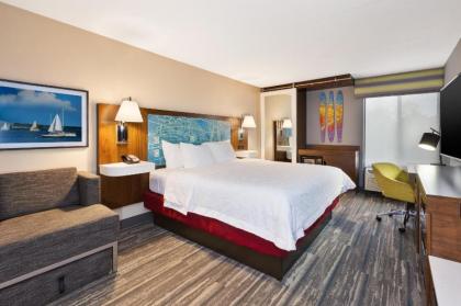 Hampton Inn Traverse City - image 10