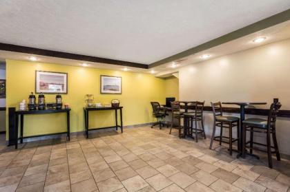 Quality Inn Traverse City by The Bay - image 9