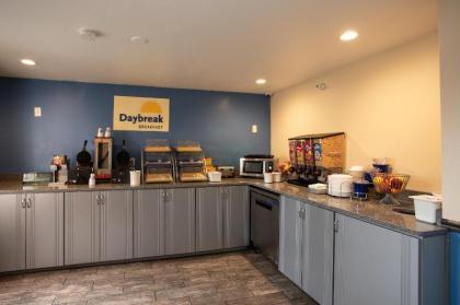 Days Inn & Suites by Wyndham Traverse City - image 5