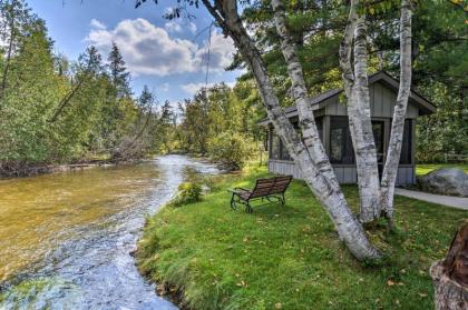 Riverfront traverse City Cabin with Kayaks and Fire Pit Michigan