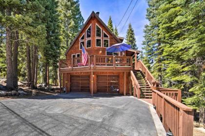 Airy Alpine Cabin with Deck 5 mi to Donner Lake truckee