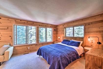 Airy Alpine Cabin with Deck 5 Mi to Donner Lake - image 11