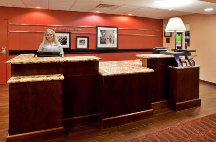 Hampton Inn & Suites Aberdeen - image 8