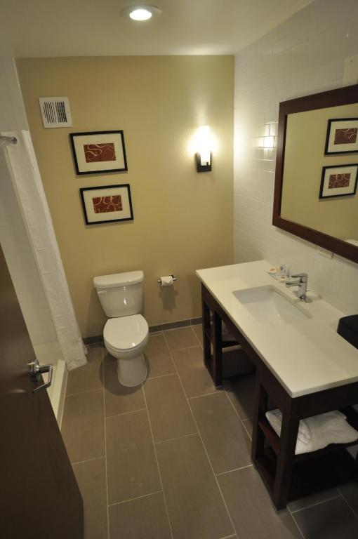 Comfort Inn & Suites Aberdeen - image 6