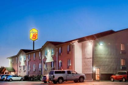 Super 8 by Wyndham Abilene KS - image 14