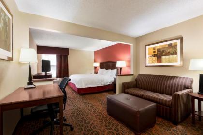 Hampton Inn Abilene - image 9