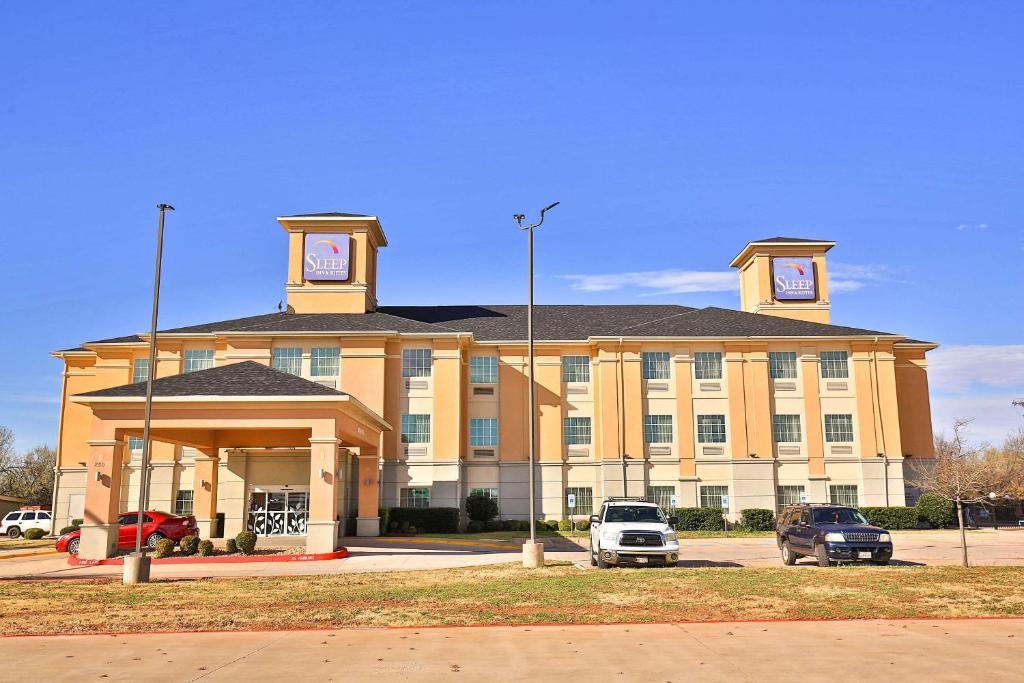 Sleep Inn & Suites University - main image