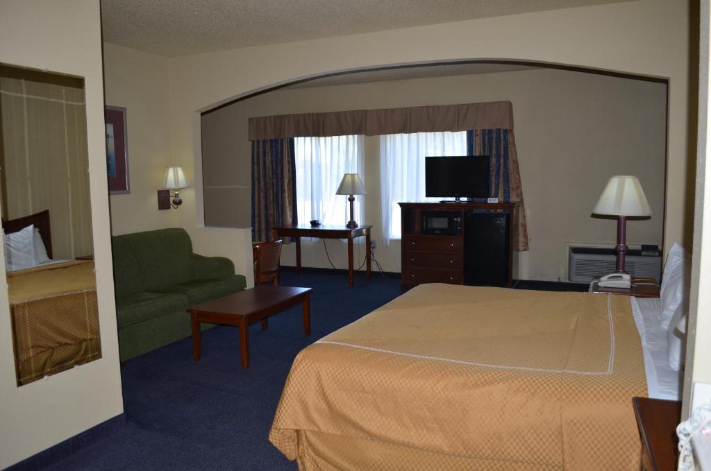 Americas Best Value Inn and Suites - Abilene Mall - image 4