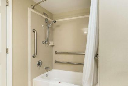 Comfort Suites Atlantic City North - image 12