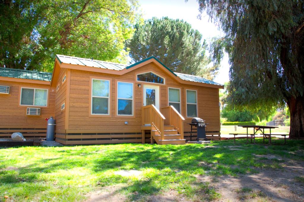 Soledad Canyon Cottage 2 - main image