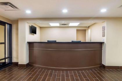 Comfort Inn - image 10