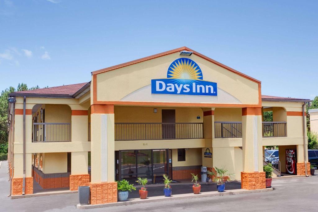 Days Inn by Wyndham Acworth - main image