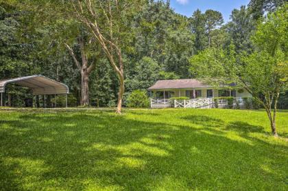 Tranquil Home - 1 Mile from Downtown Acworth!