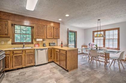 Tranquil Home - 1 Mile from Downtown Acworth! - image 9