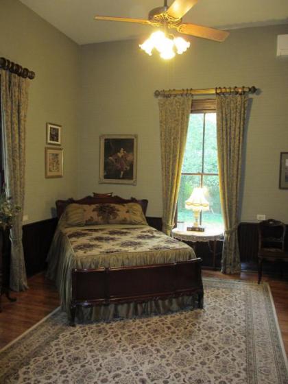 Adair Manor Bed & Breakfast - image 8