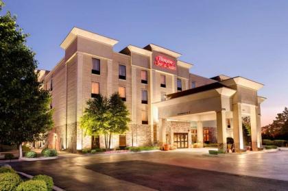 Hampton Inn & Suites Addison - image 14