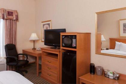 Hampton Inn & Suites Addison - image 16