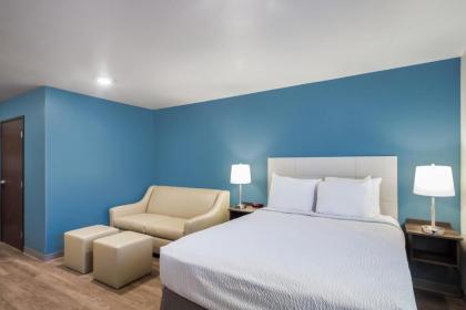 WoodSpring Suites Chicago Addison - image 13