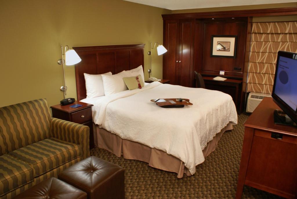 Hampton Inn Dallas-Addison - image 3