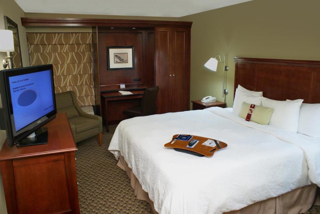 Hampton Inn Dallas-Addison - image 6