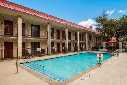 Red Roof Inn PLUS+ Dallas - Addison - image 17