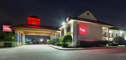 Red Roof Inn PLUS+ Dallas - Addison - image 6